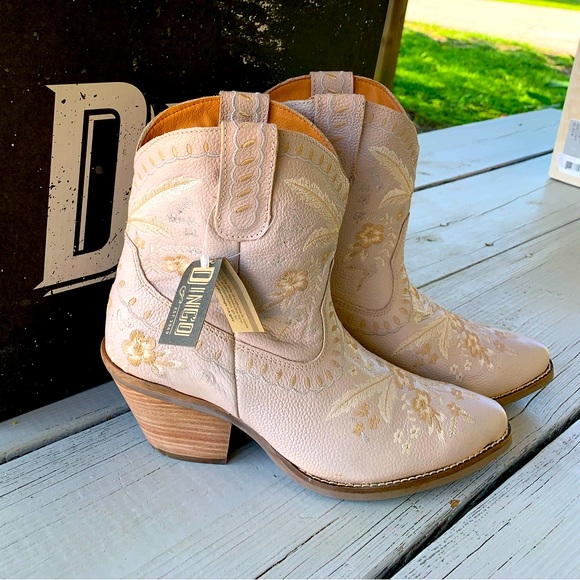 Women’s Sand Boots by Dingo - Picture 2 of 4
